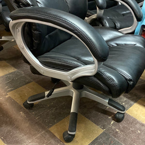 Leatherette office chair