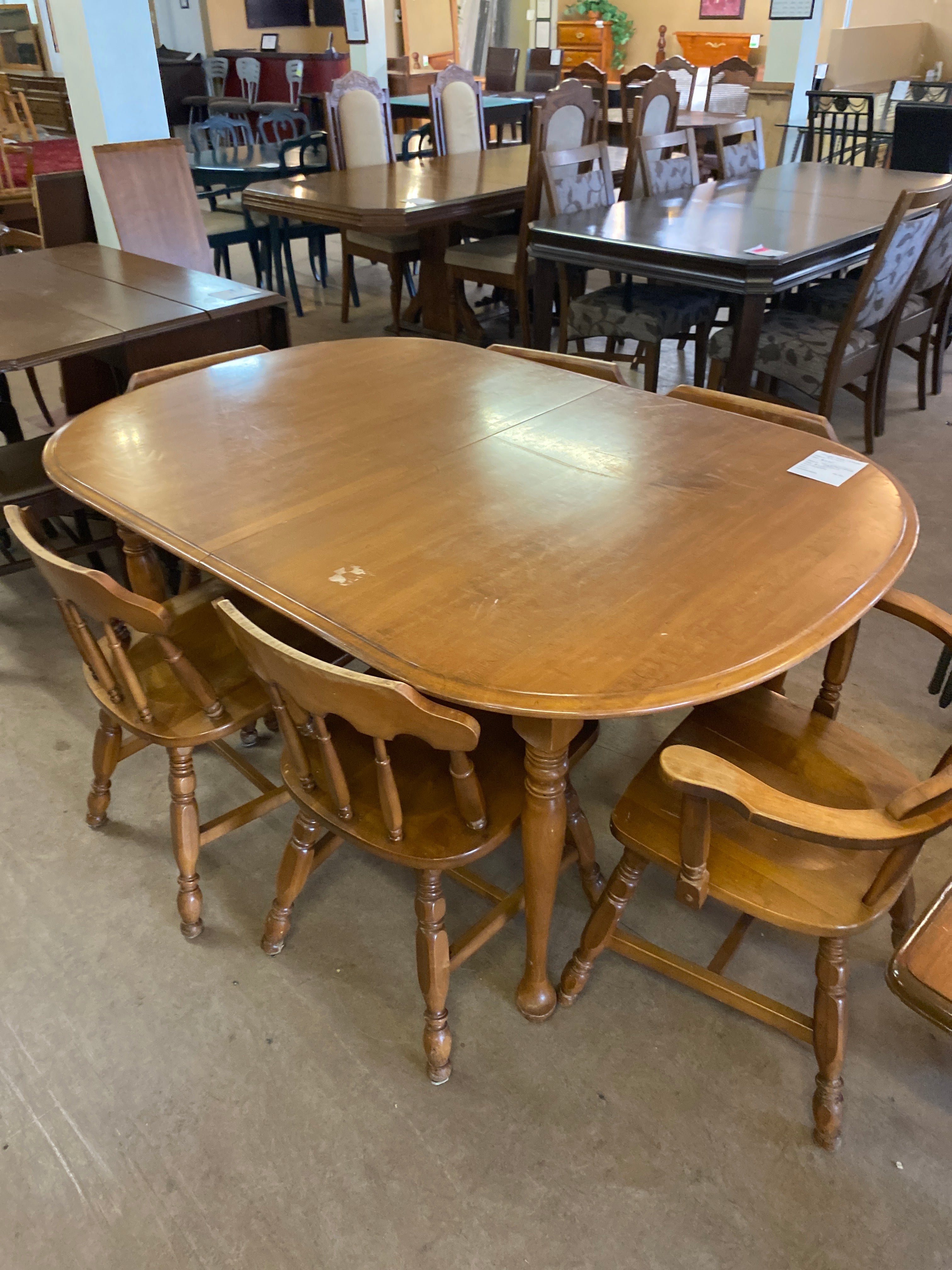 Maple table +2 leaves and 6 chairs