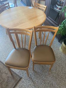 Flip up table + 4 chairs