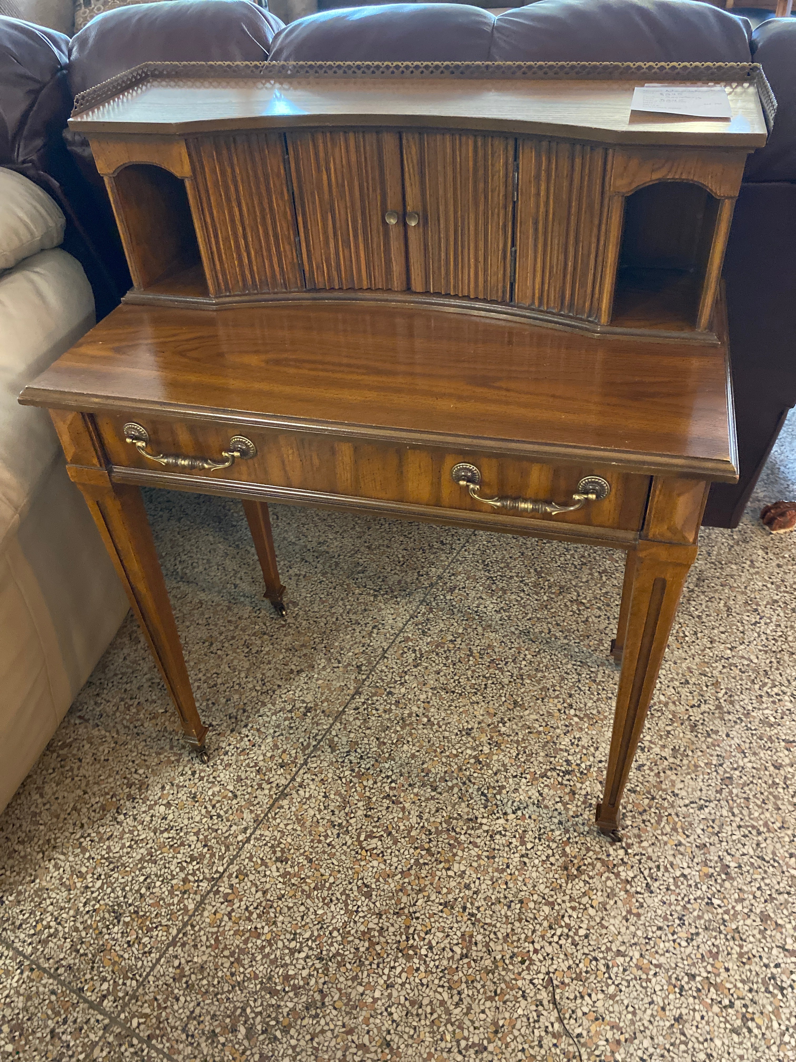 Adorable secretary desk