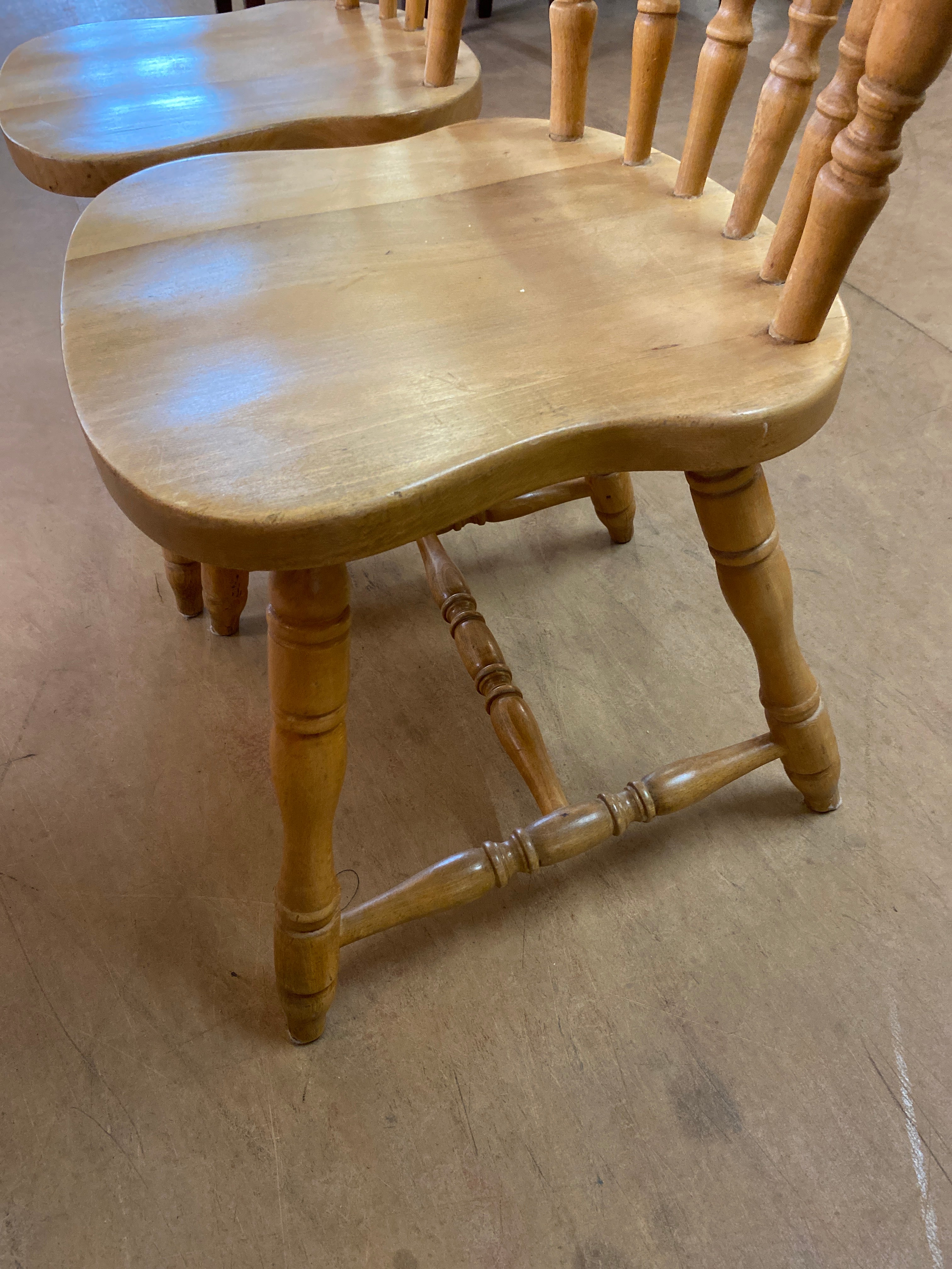 Set of 2 wooden chairs