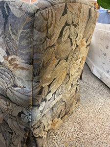 Big flowered arm chair
