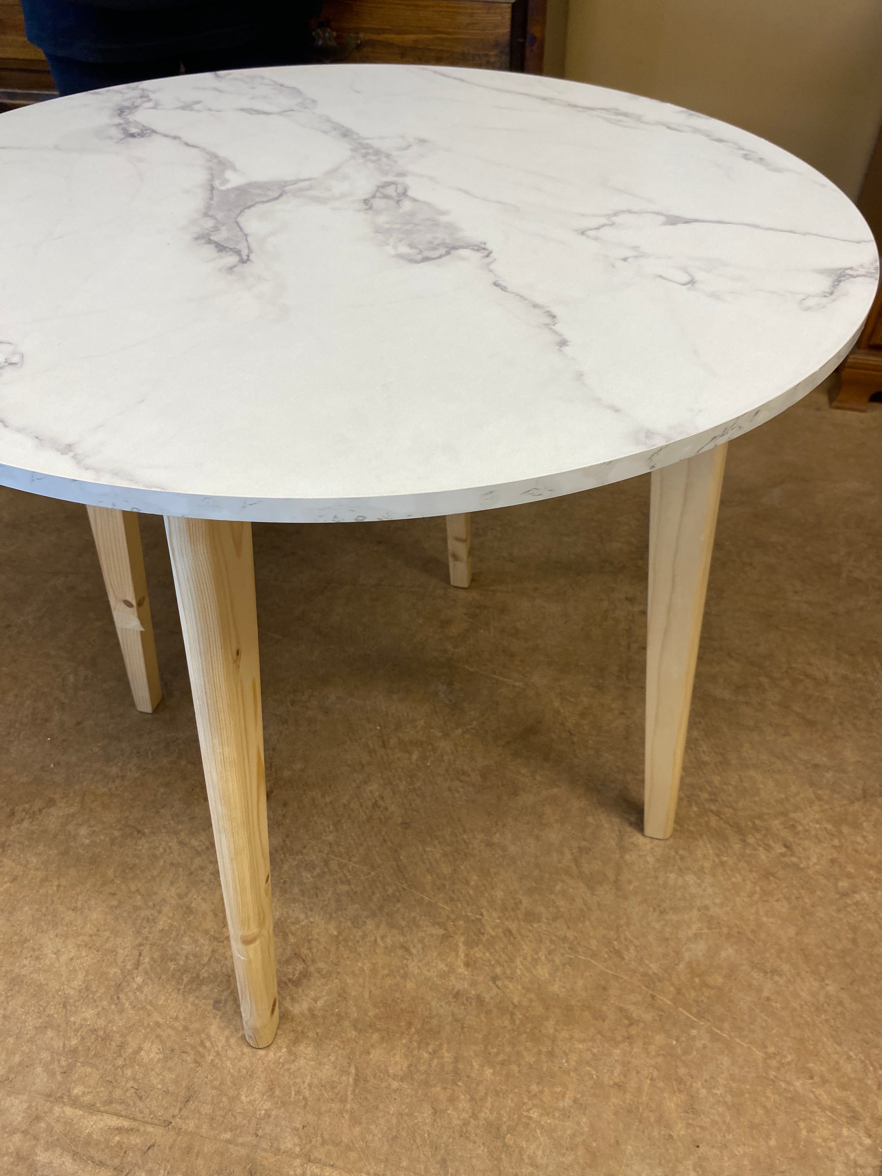 Marble style little round table
