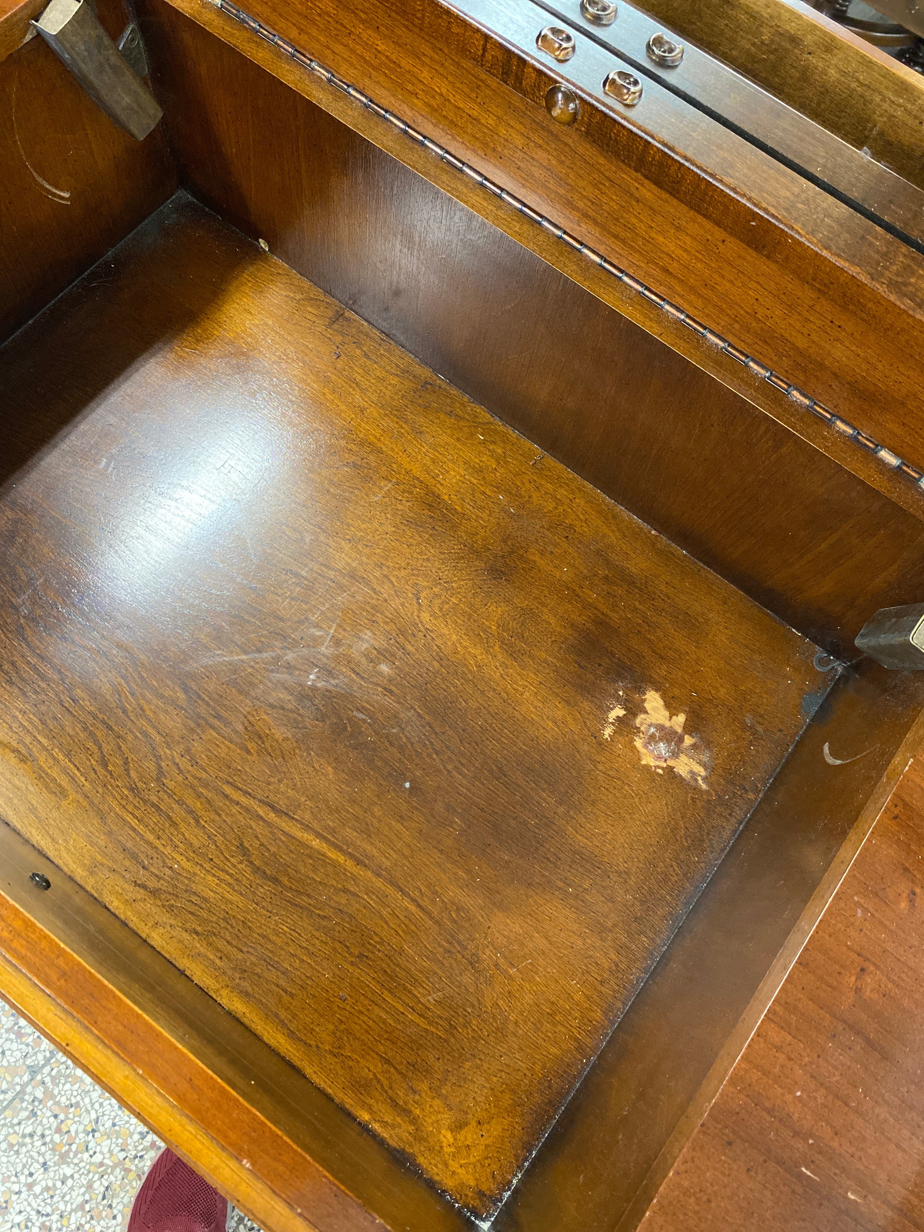 Beautiful vanity with open-up mirror