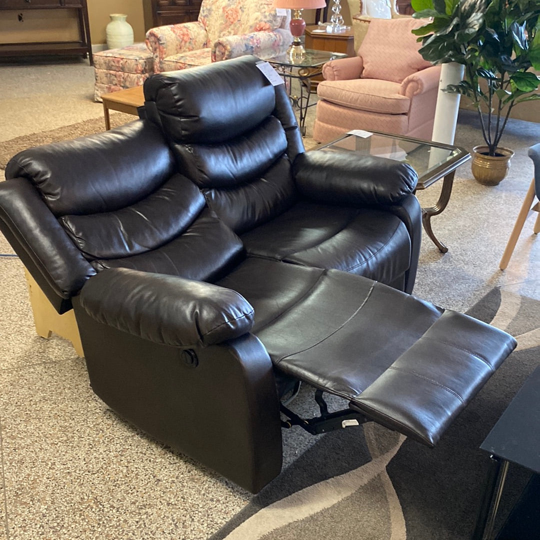 Leather Black love recliner (power)