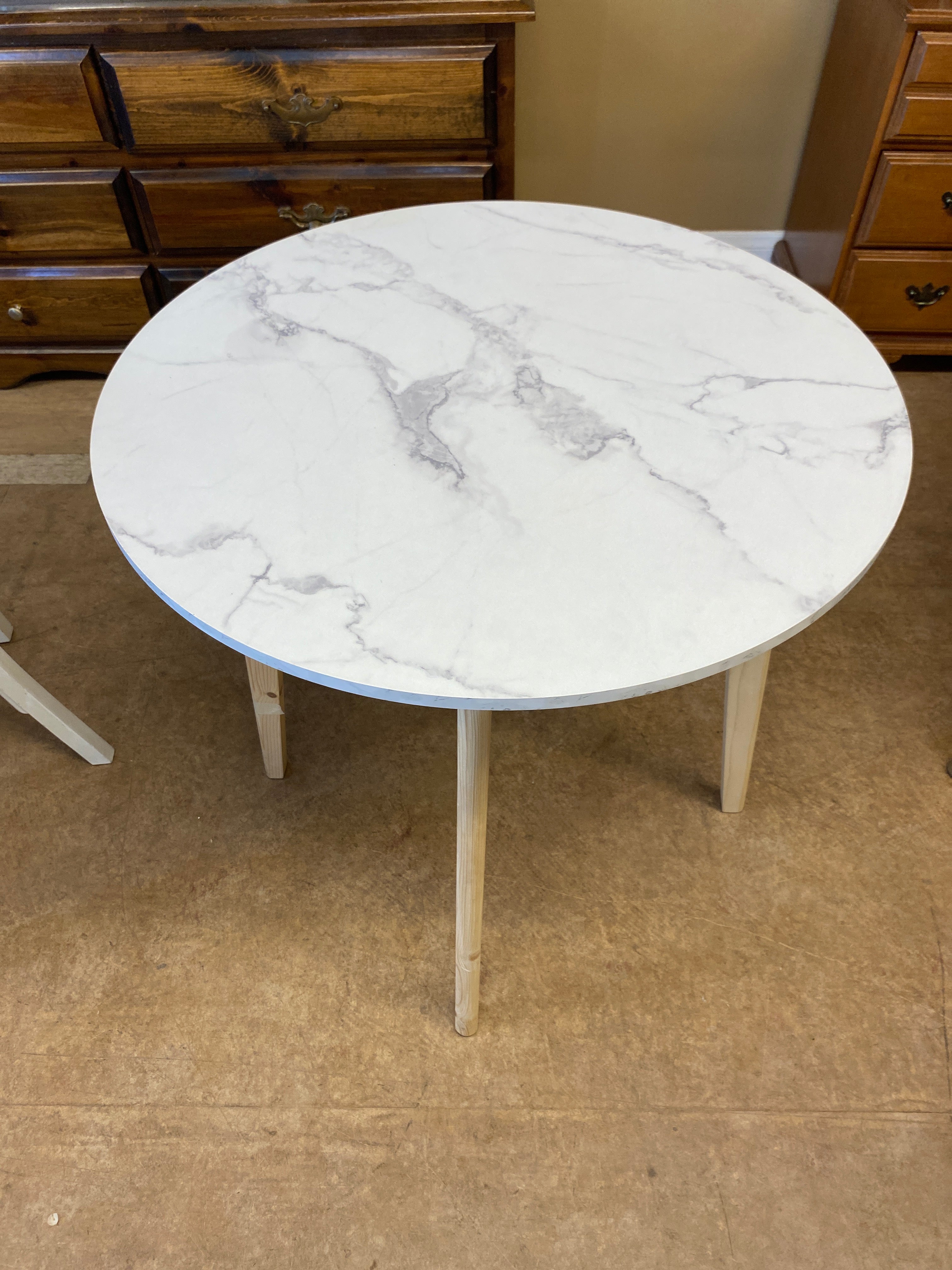 Marble style little round table
