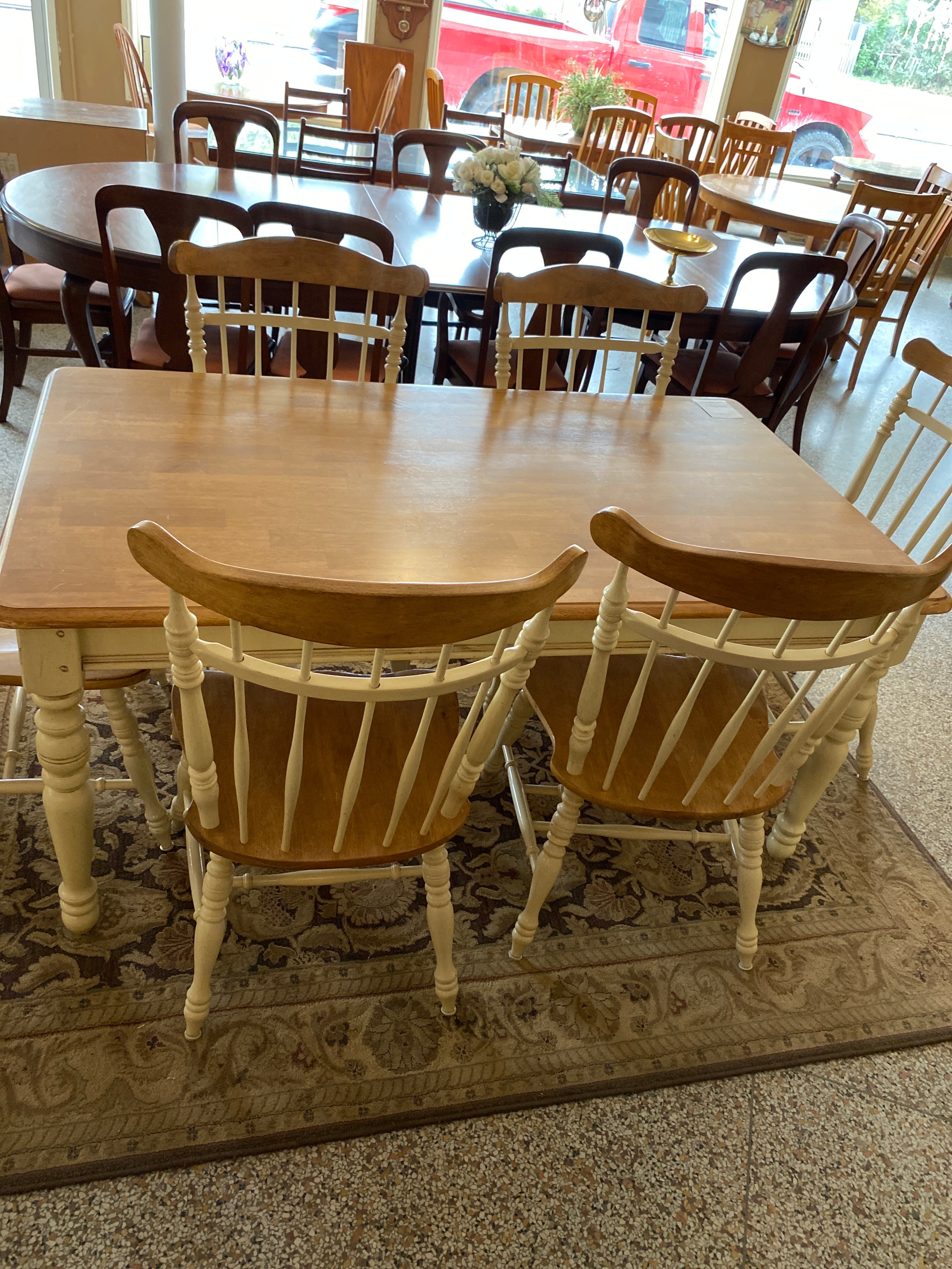 Maple cream painted table and 6 chairs