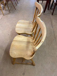 Set of 2 wooden chairs