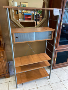 Adjustable open shelf