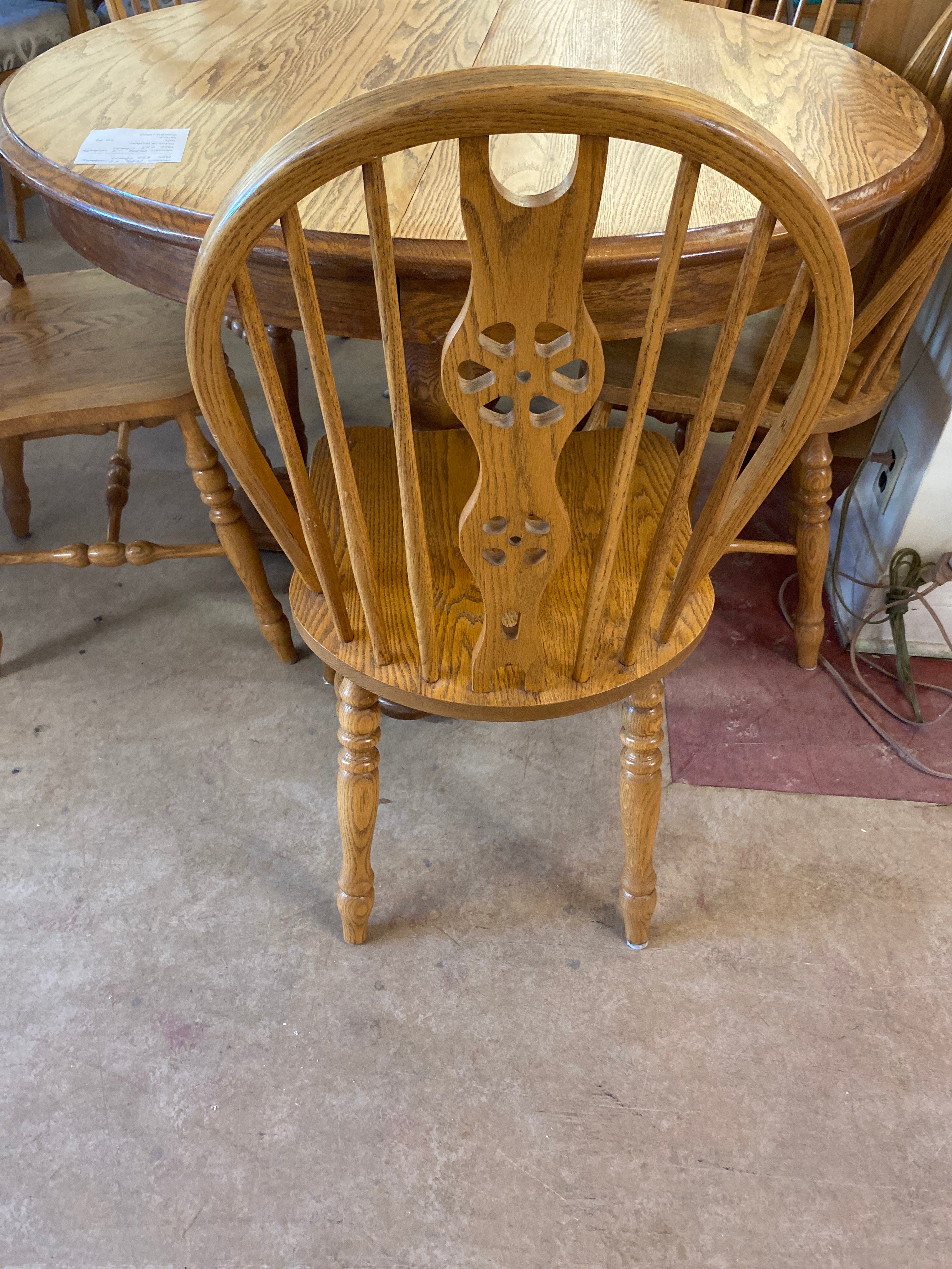 Table 5 wooden chairs and leaf