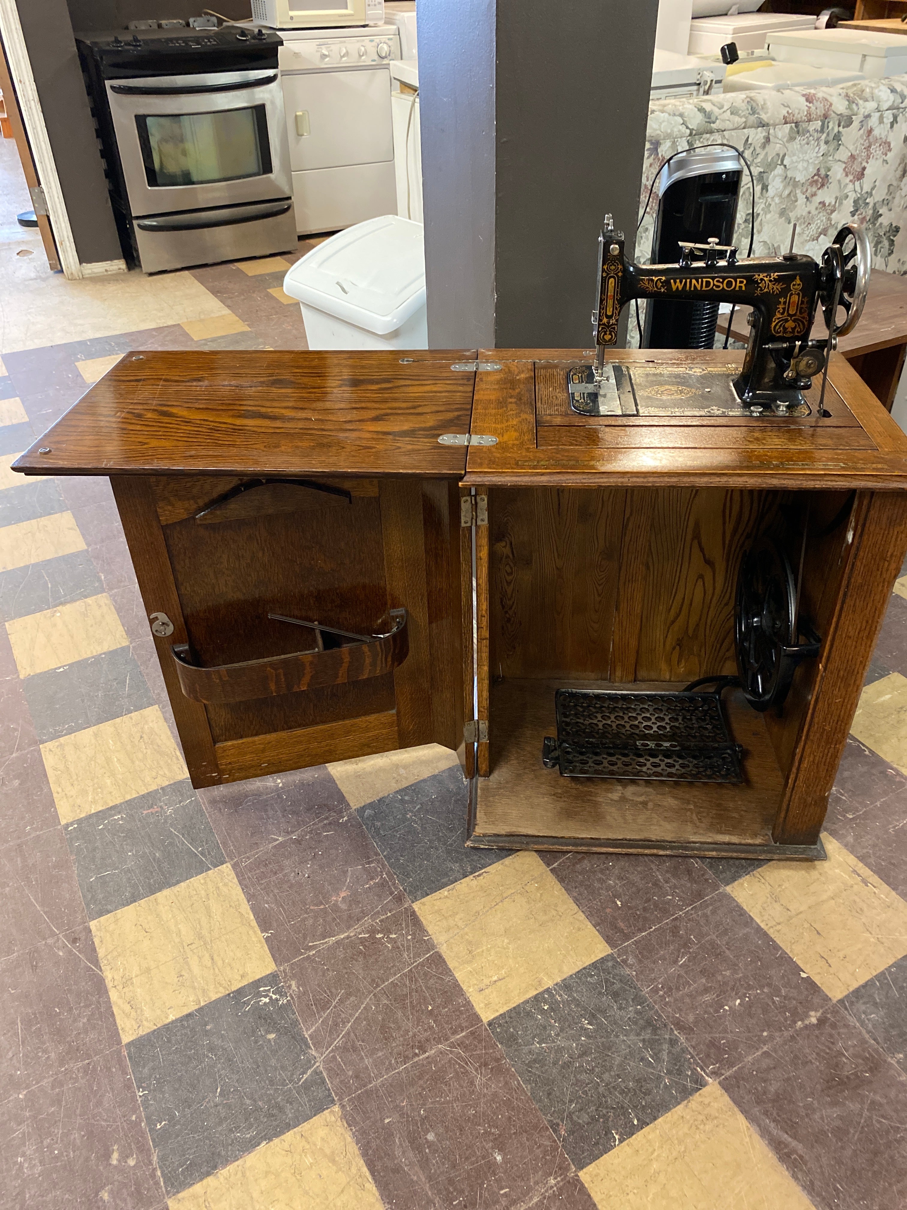 Windsor sewing machine