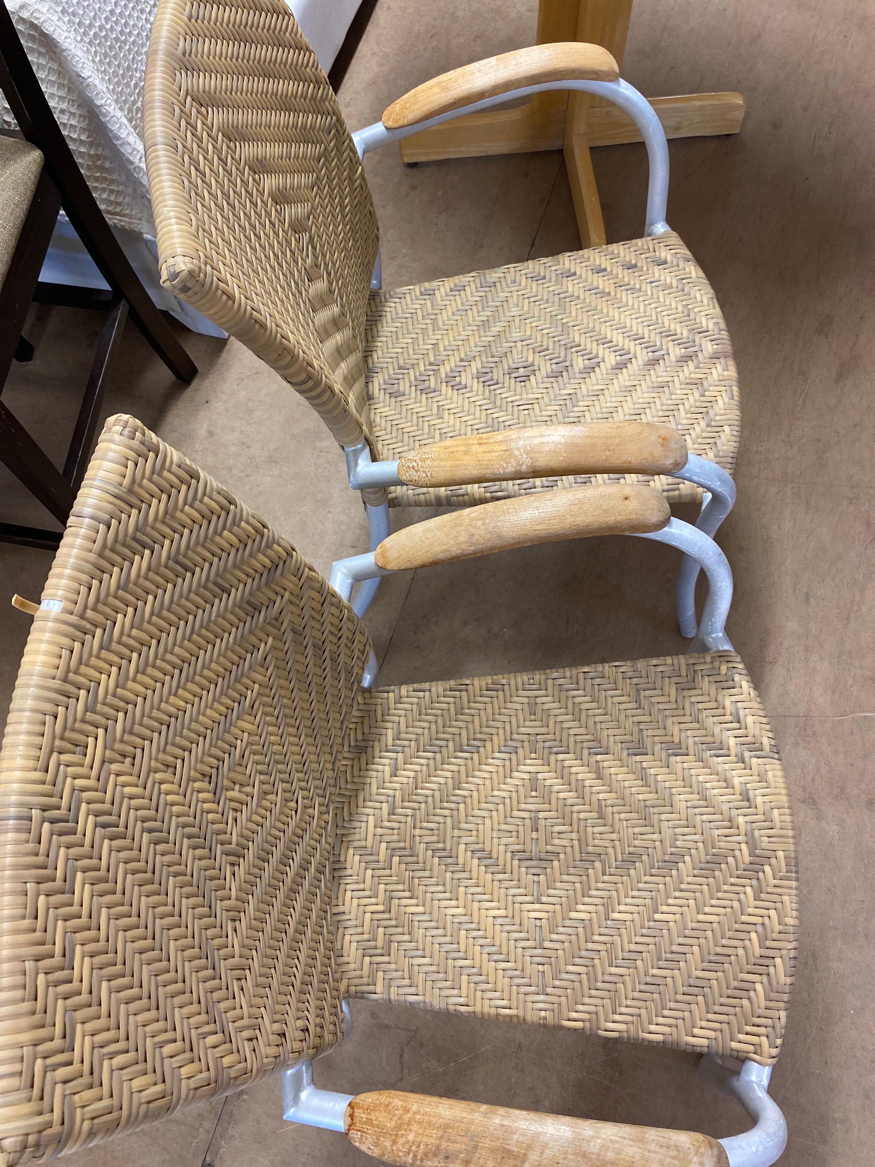 2 rattan chairs
