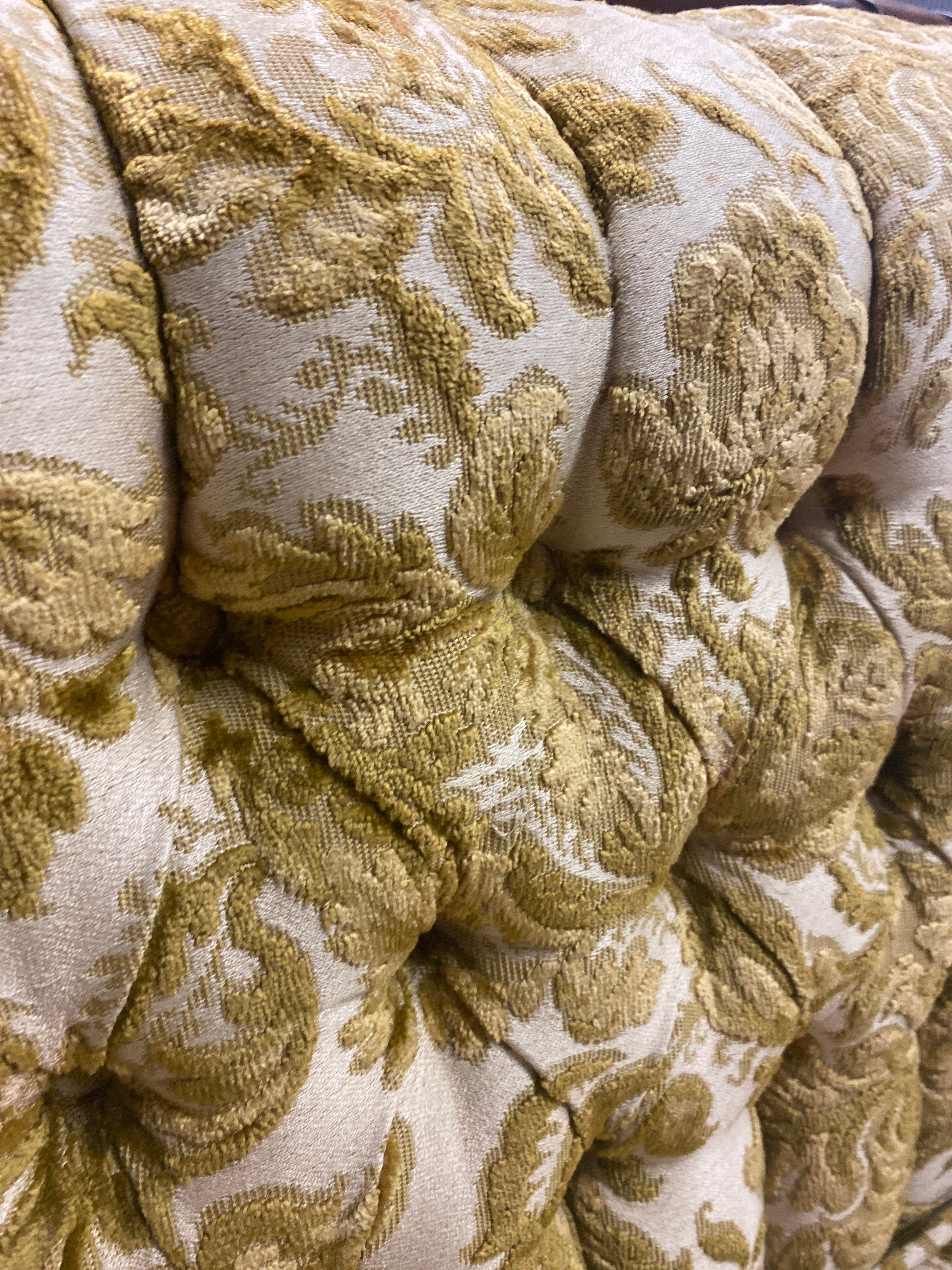 Stunning Damask F.P loveseat