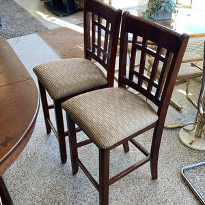 Amazing brown table 6 chairs