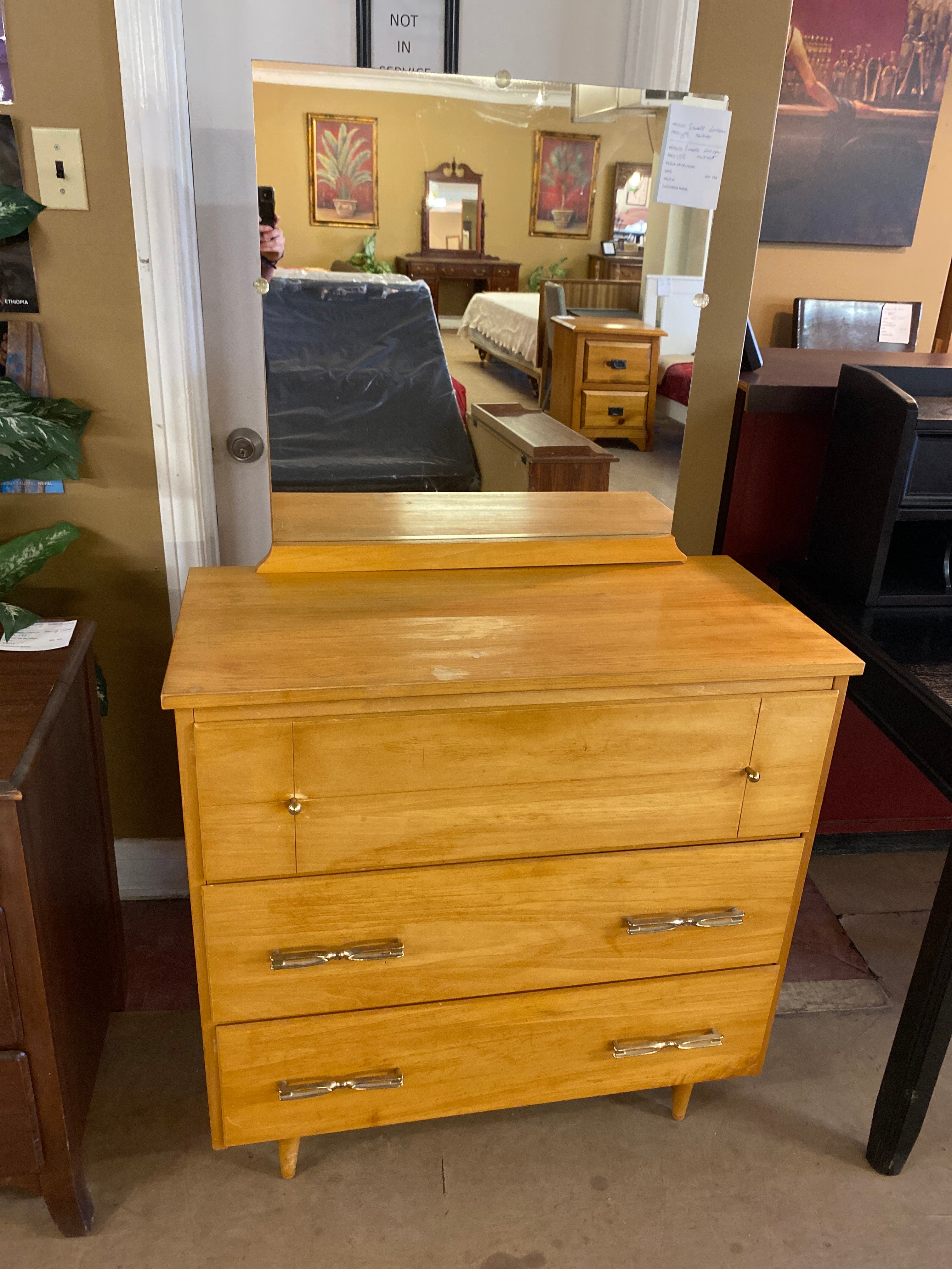 Small dresser / mirror