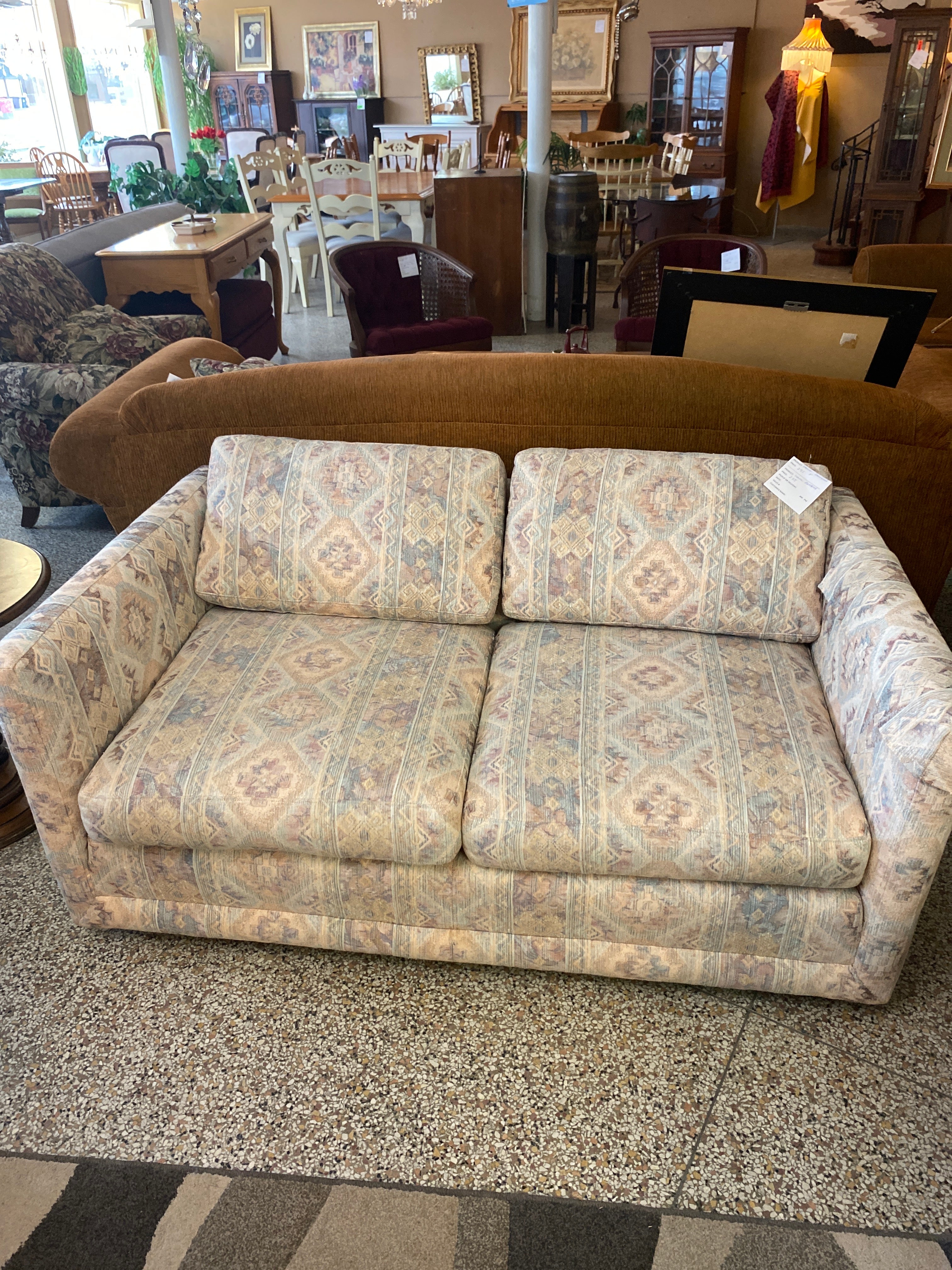 Lower loveseat