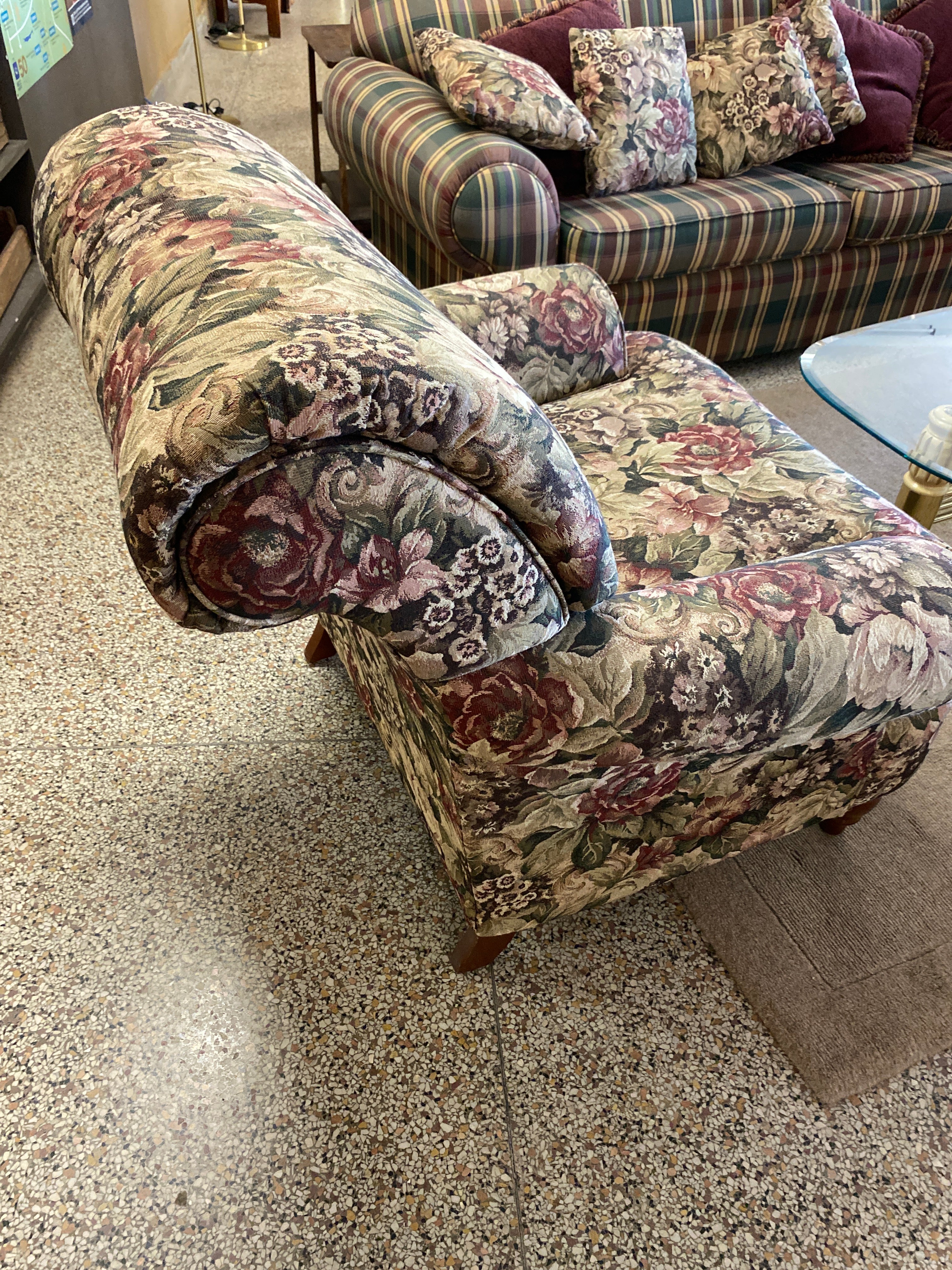 Floral chair with cushions