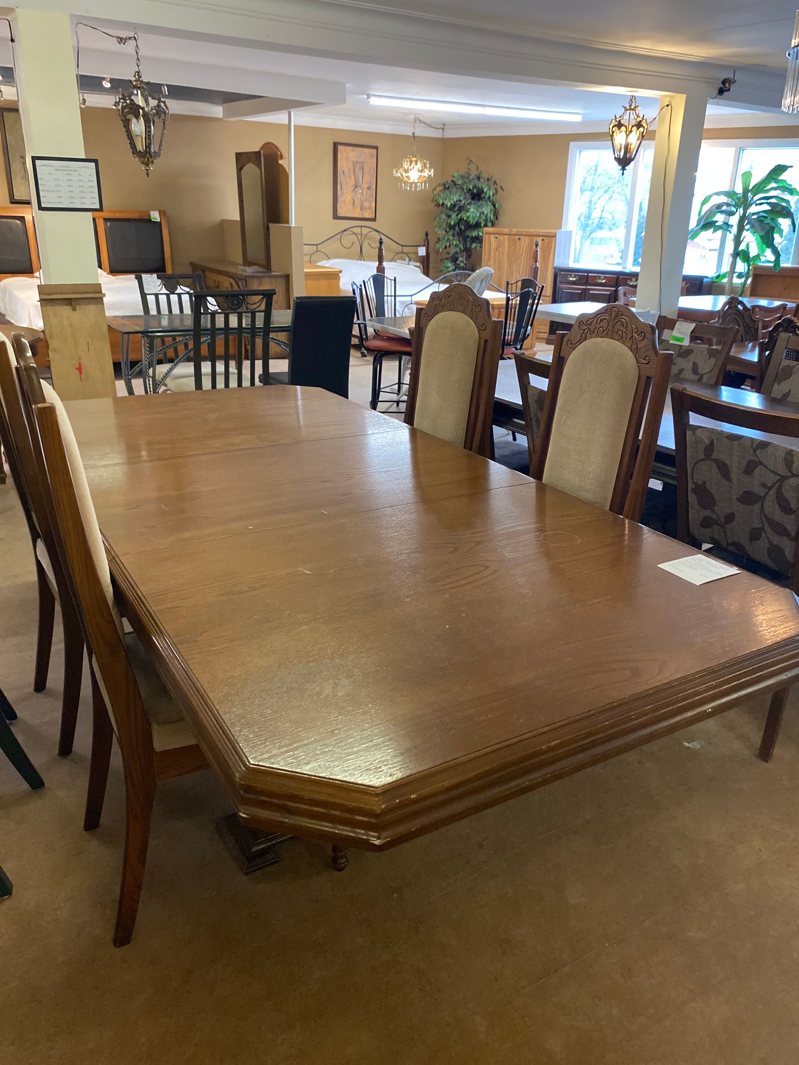 Large table with 1 leaf and 4 chairs