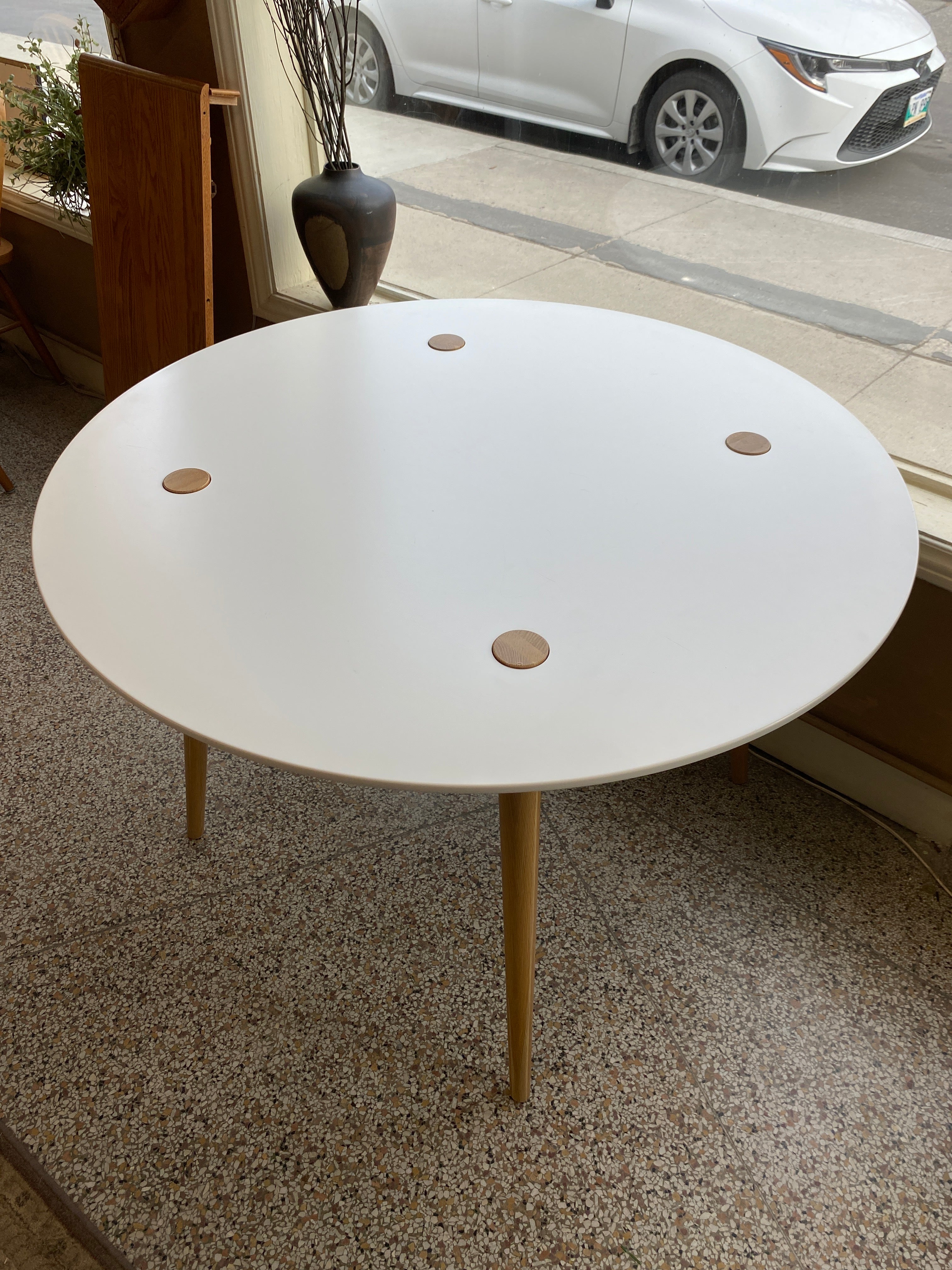White round IKEA table