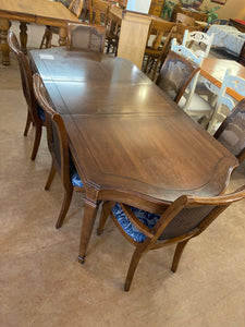 Dining table 2 leaves 6 chairs