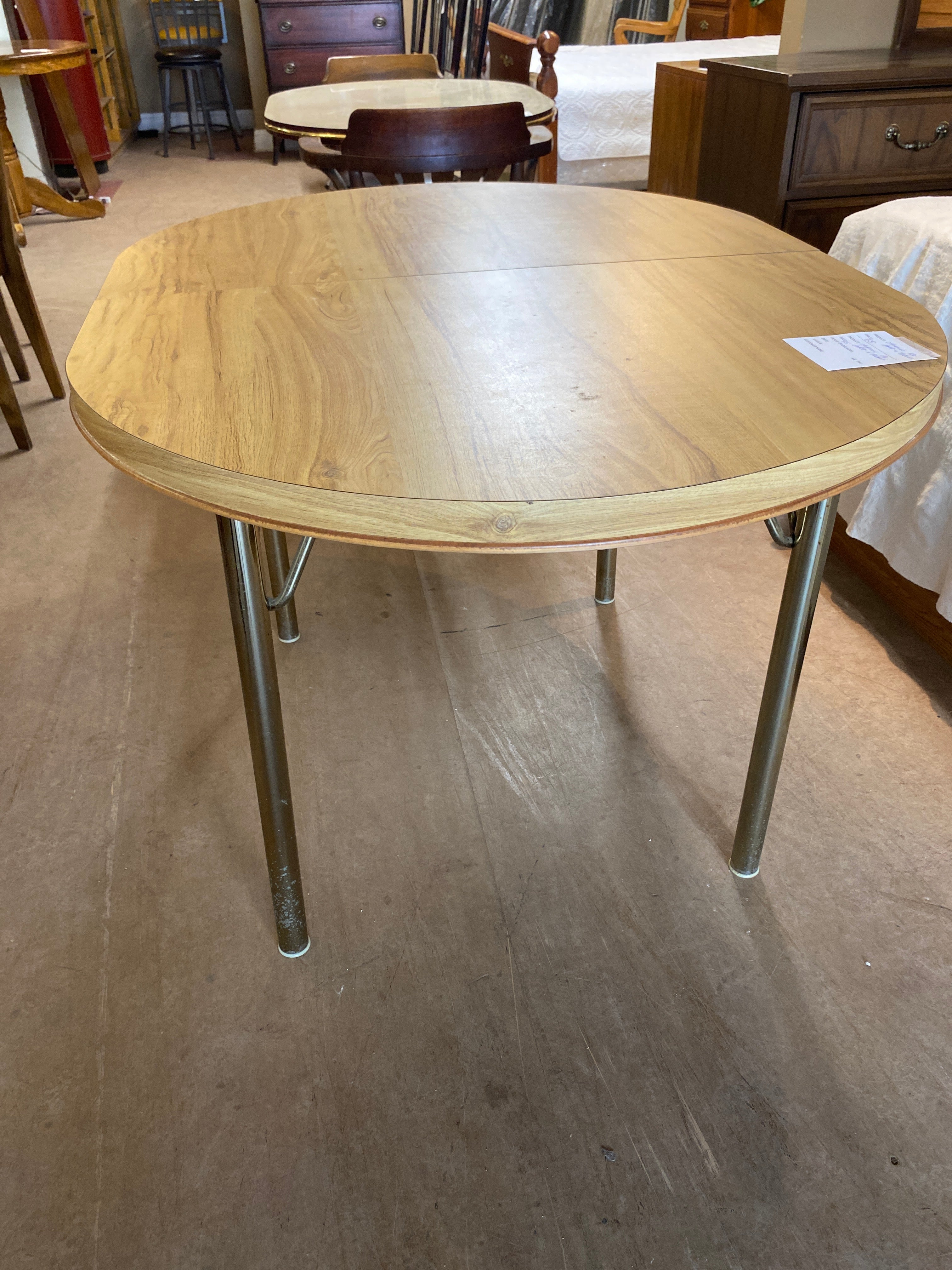 Chromic leg table 2 leaves