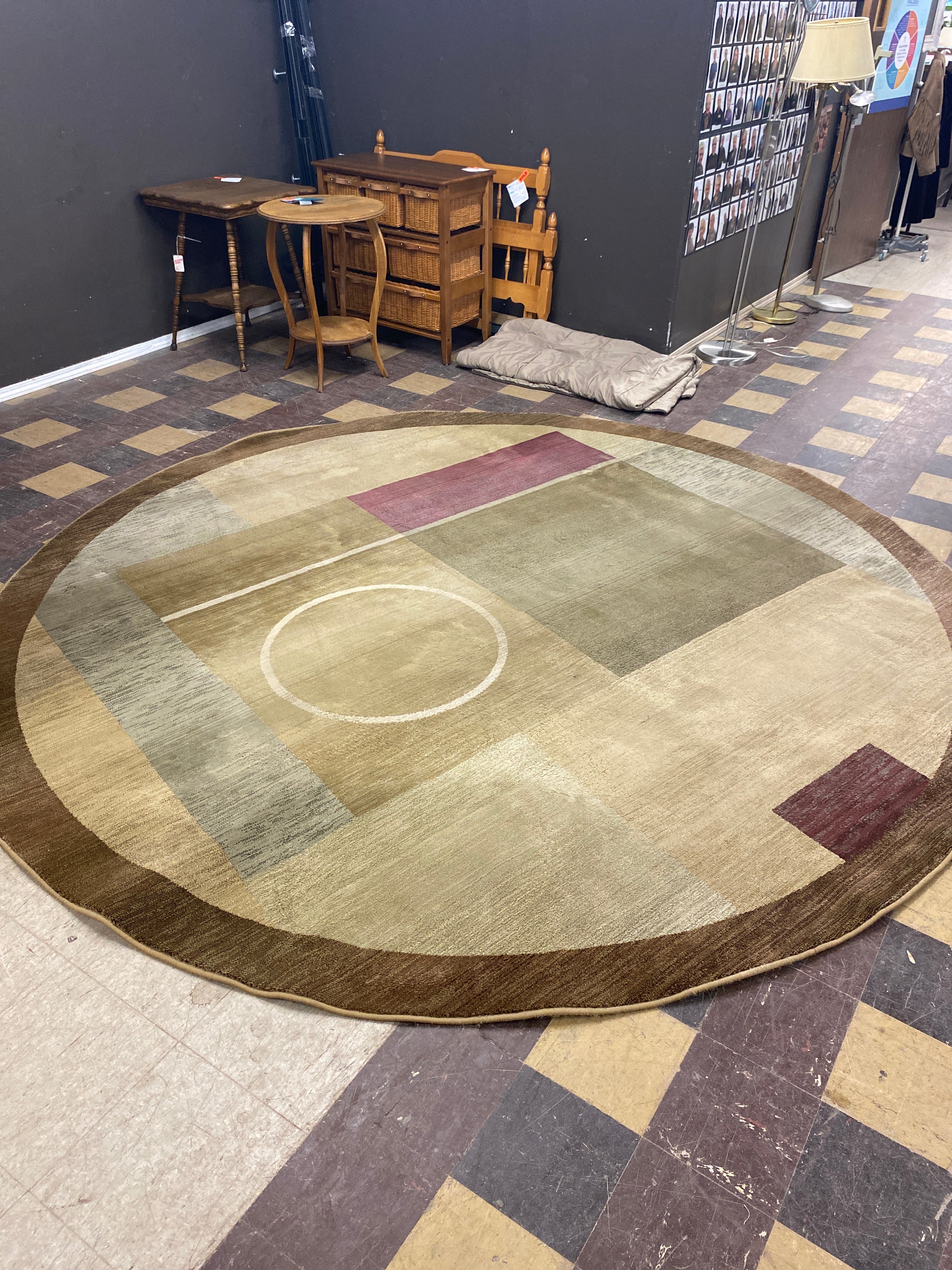 Sphinx round rug