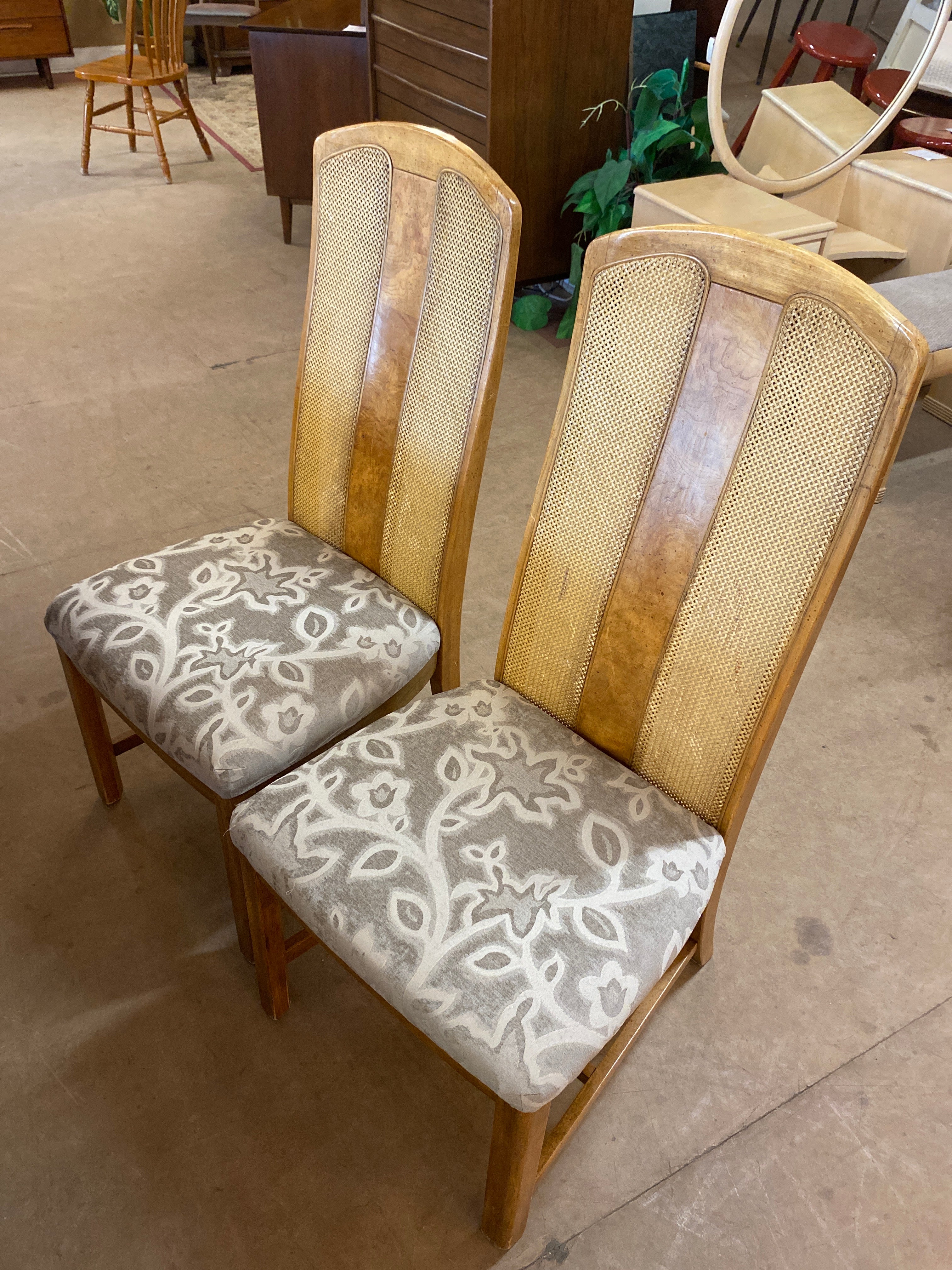 Bird’s eye maple and oak burl wood table 2 leaves and 6 chairs