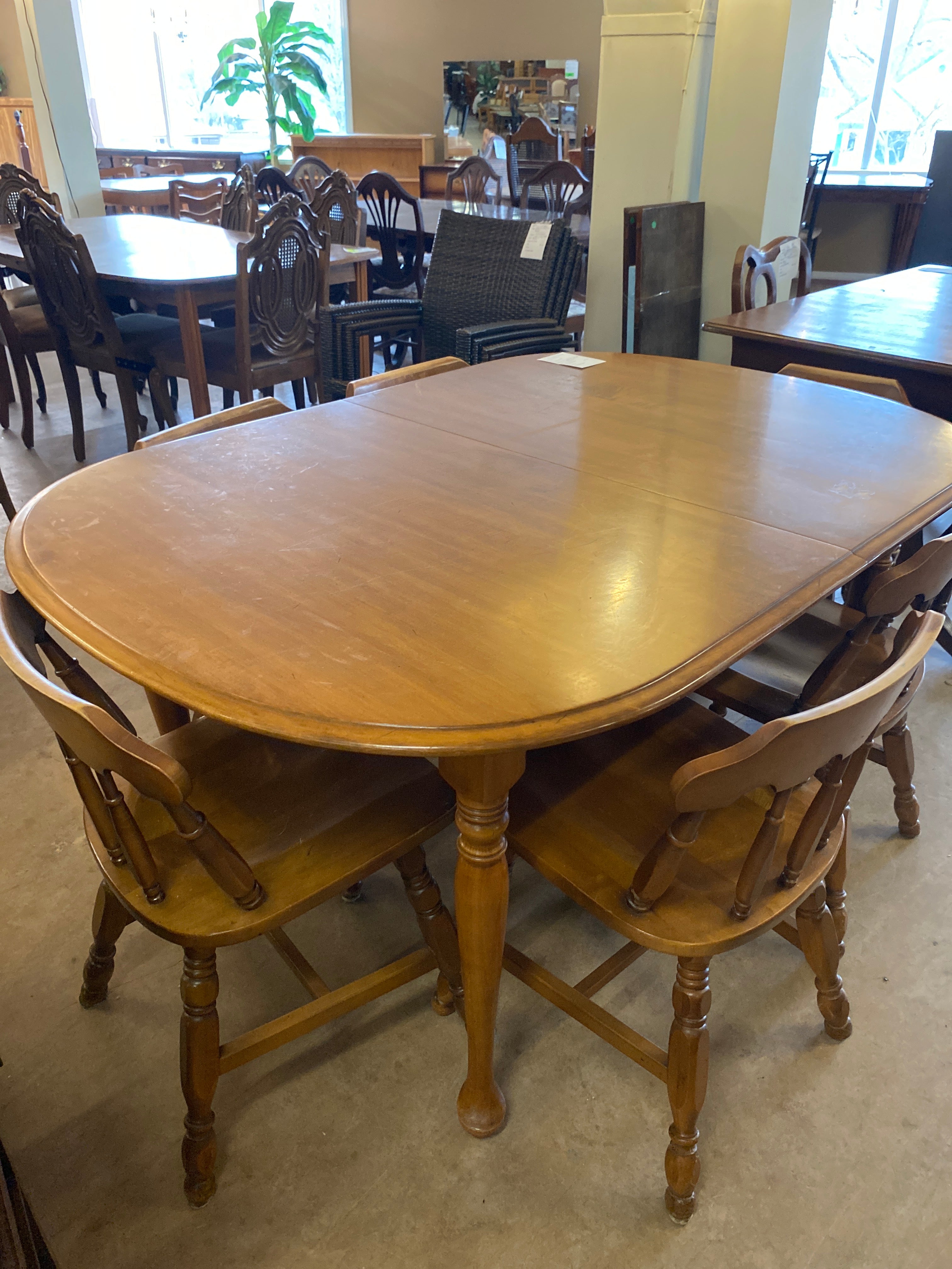 Maple table +2 leaves and 6 chairs