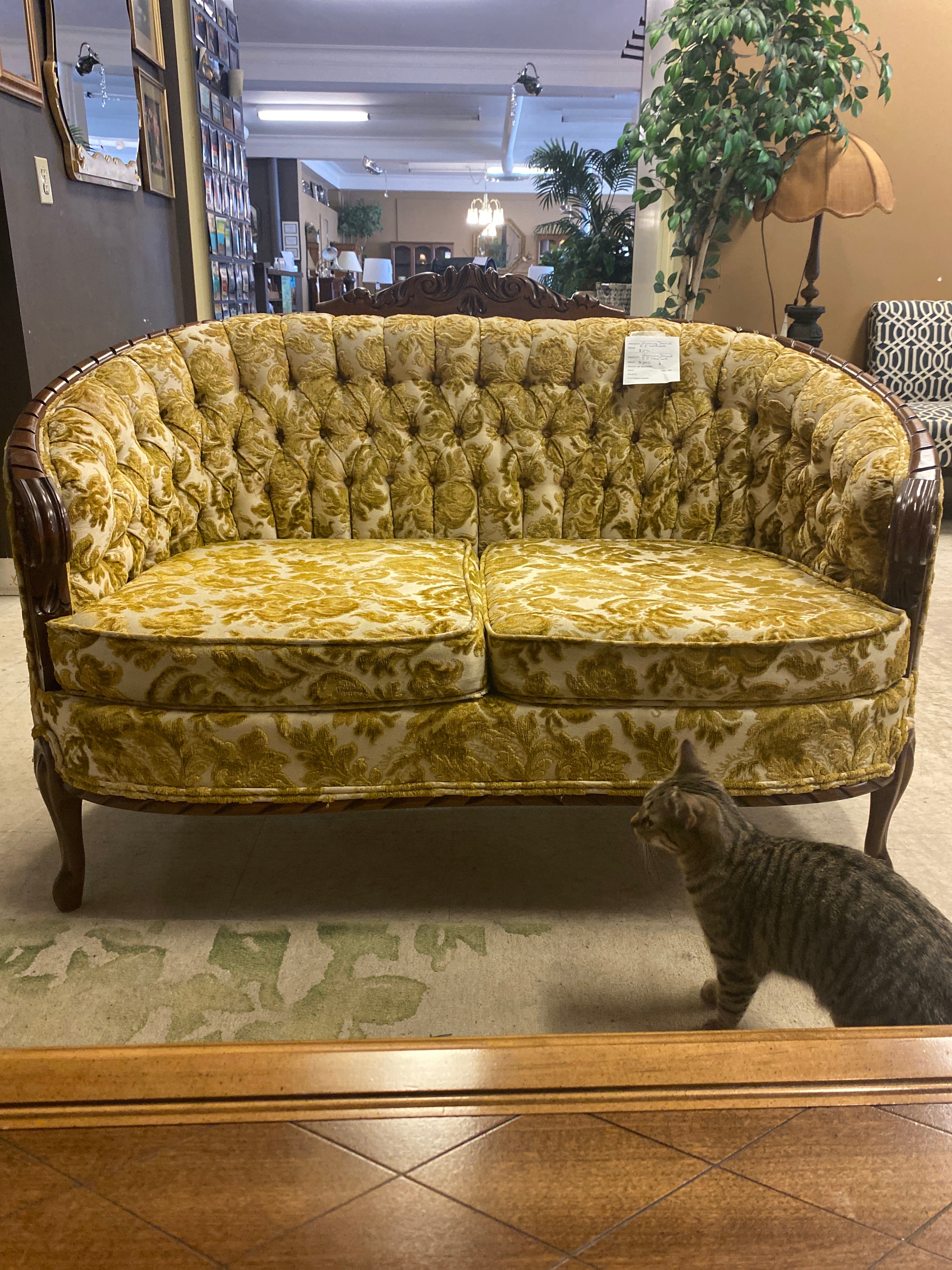 Stunning Damask F.P loveseat