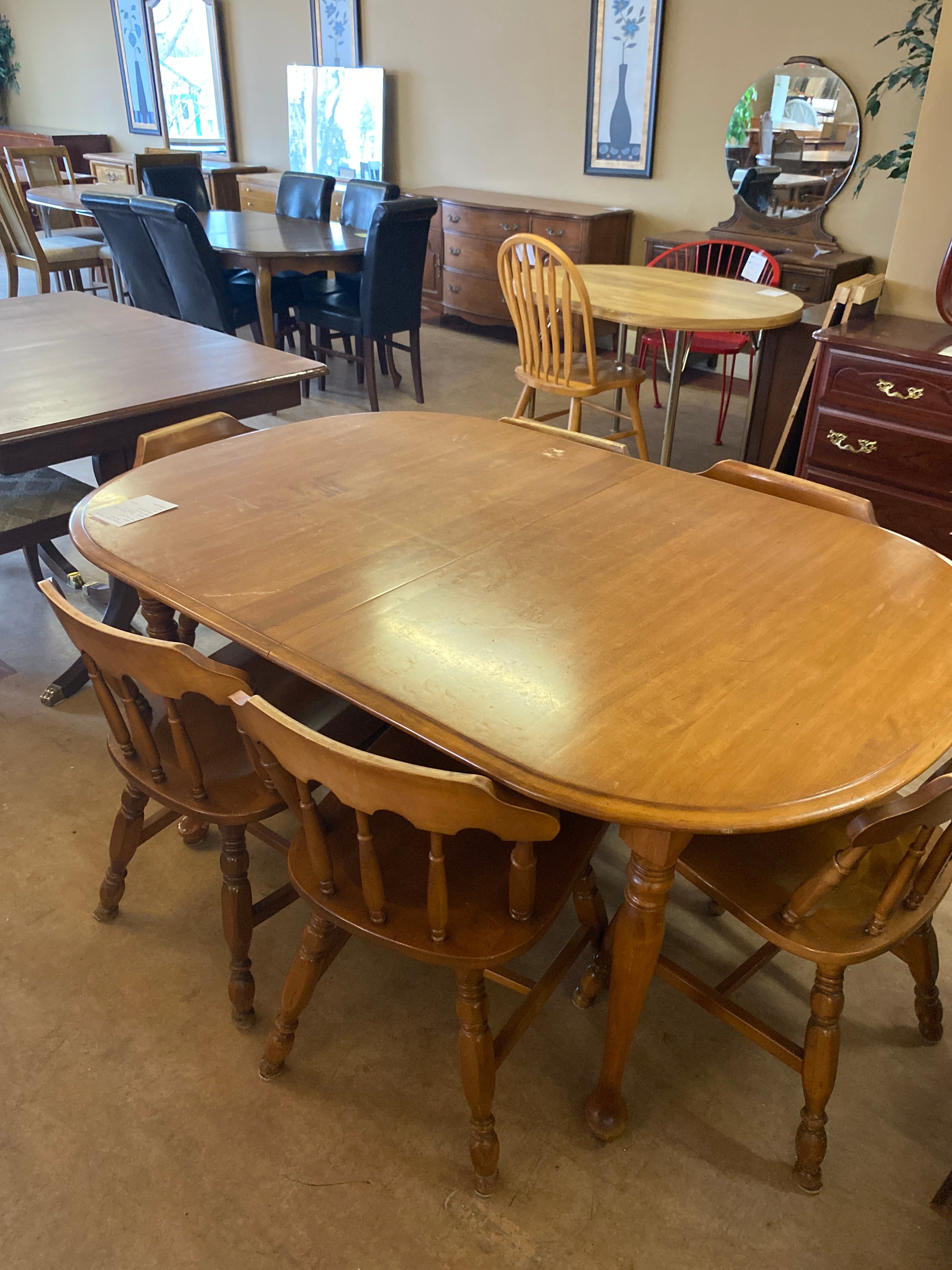 Maple table +2 leaves and 6 chairs