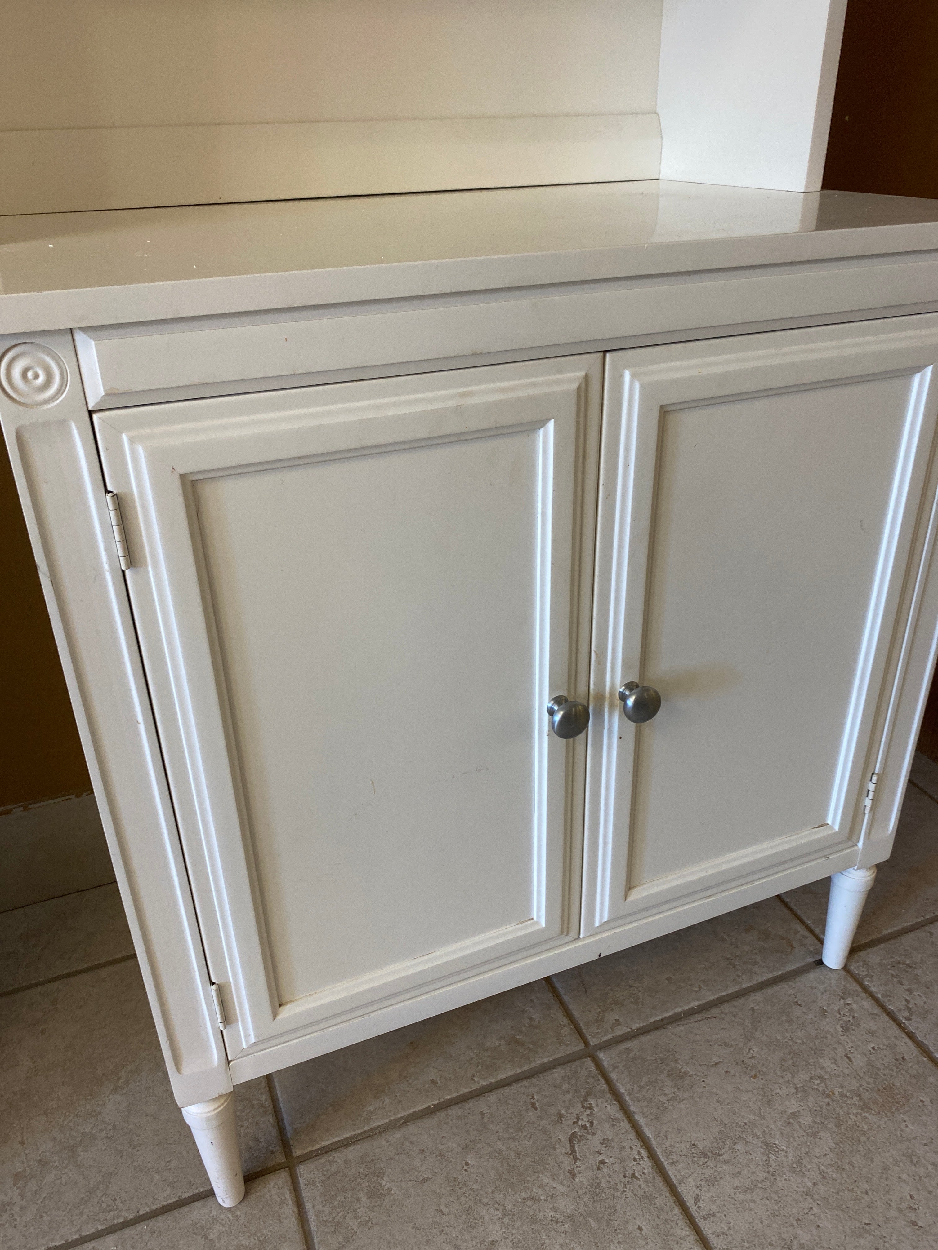 White shelving cabinet